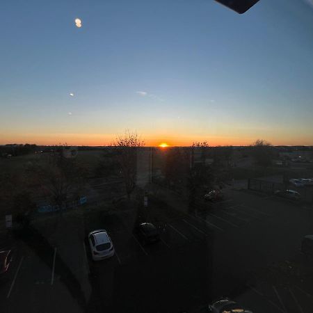Aeropartment & Aerotel, London Heathrow Airport, Terminal 4, Ev Stations & Cheap Parking On Site! ฮิลลิงดัน ภายนอก รูปภาพ
